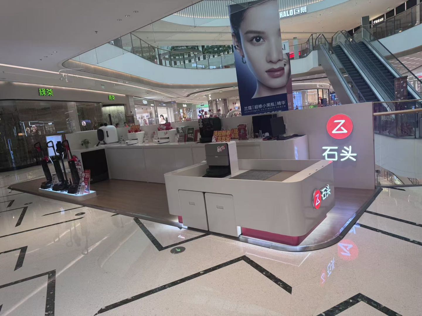 贵阳万象汇店